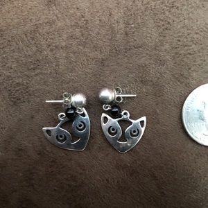Vintage signed A.B.E. Signed cat earrings 💕